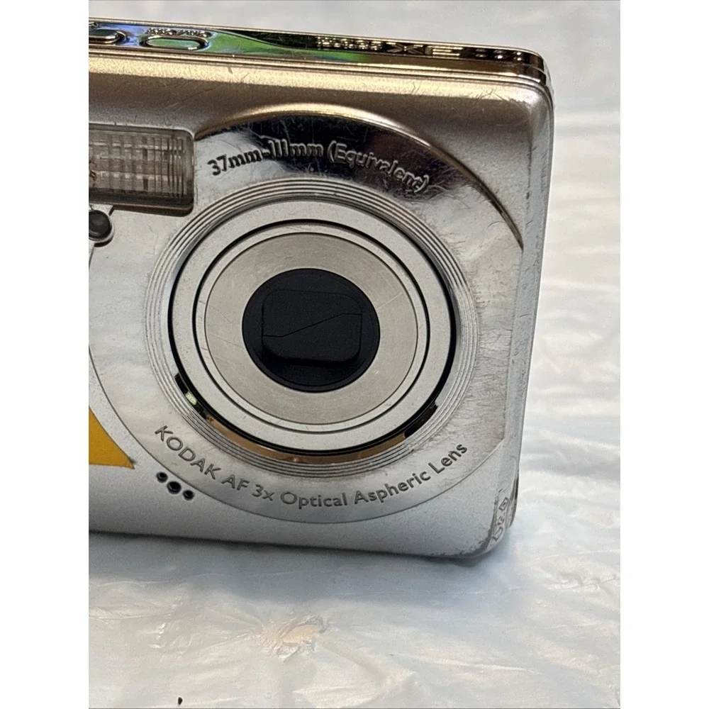 Kodak EasyShare M753 7MP Digital Camera 3x Zoom Untested w/ Carry Case